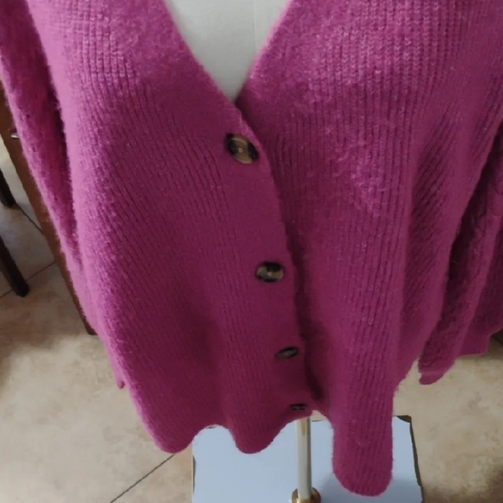 Les Serein Fuchsia Cardigan Sweater - Picture 4 of 10